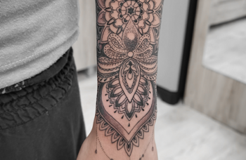 henna-arm-design